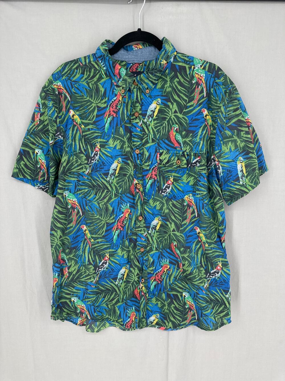 American Eagle Shirt Mens XL Green Floral Tropical Parrot Blue Button Colorful